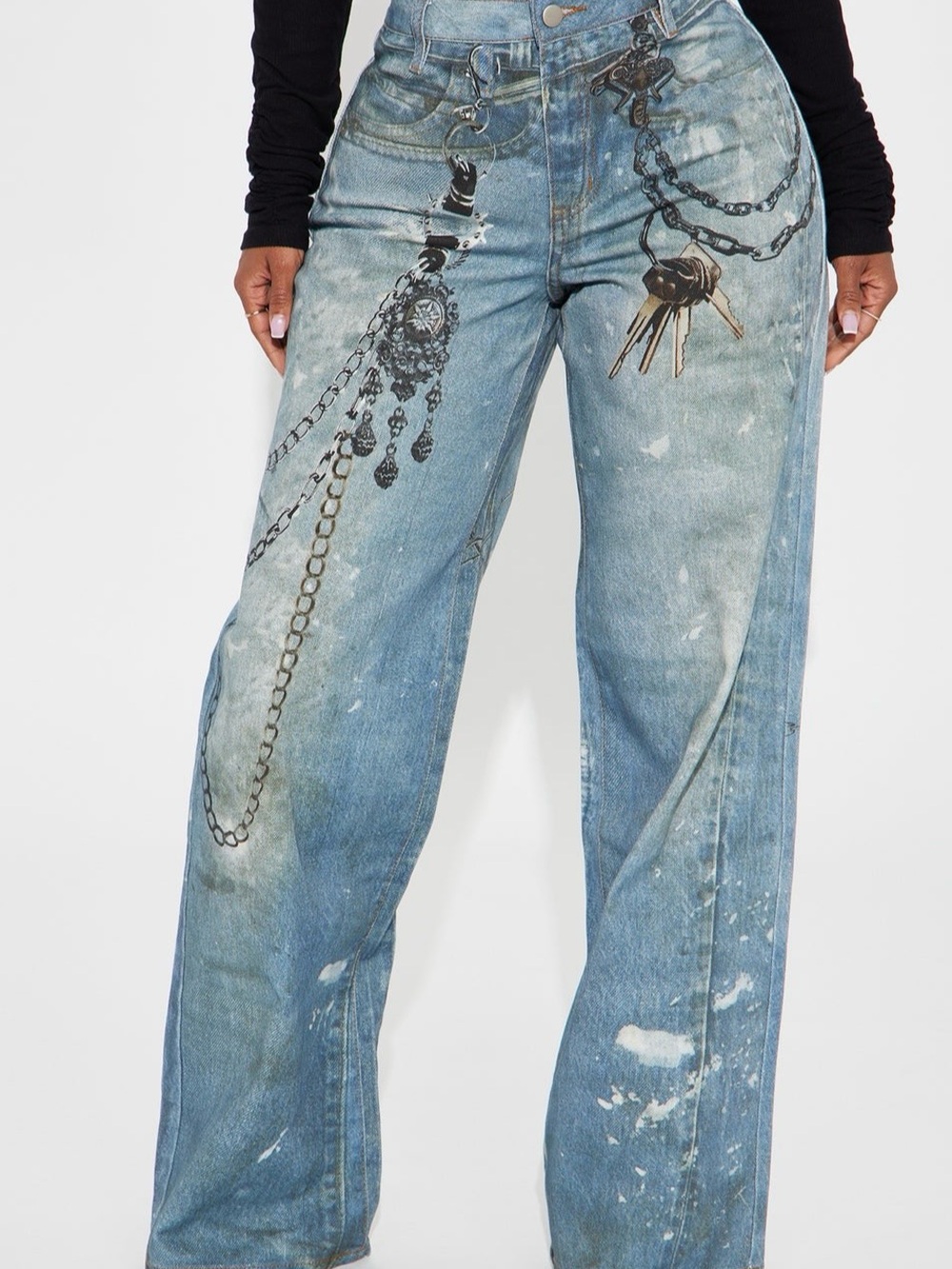 BNWT  Fashion Nova,Medium wash, straight leg with Chain & Key, bear graphic